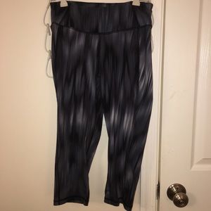 Cropped Patterned Leggings